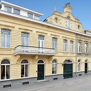 R Einald Bed & Breakfast Valkenburg (South Holland)
